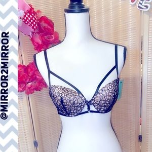 NWT Fredricks of Hollywood Asiza Spider Mesh push-up bra